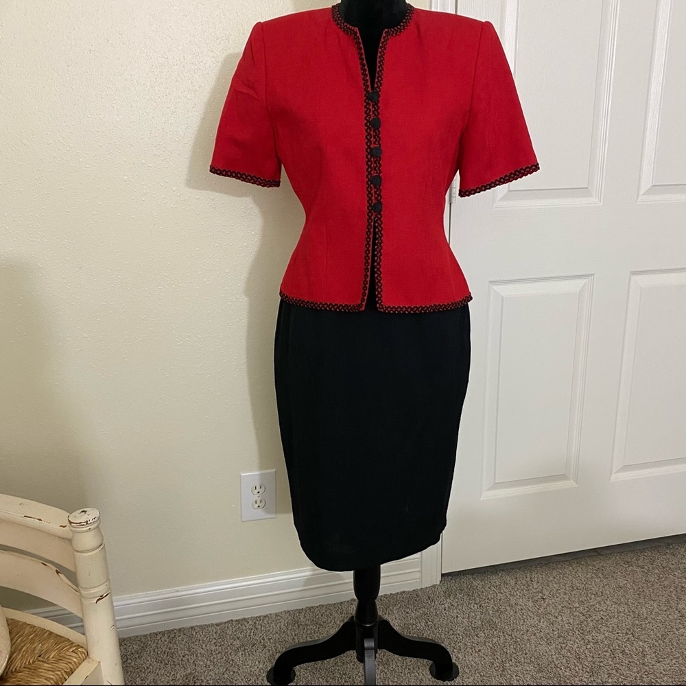 Vintage Kasper Skirt Suit 2 piece Skirt Set Short Sleeve Blazer Black & Red 6P